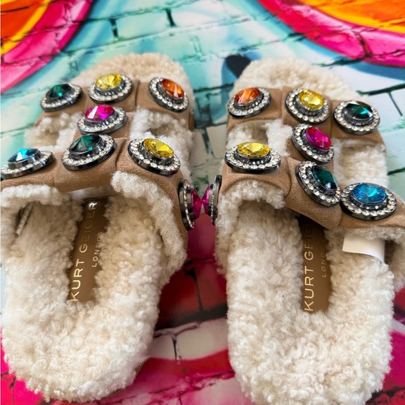 🌈 Kurt Geiger Tan London Orson Crystal Fuzzy Sandals Size 37|Size 7 US NWOB - Picture 3 of 10